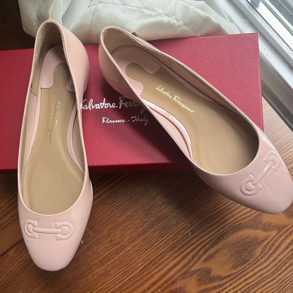 Salvatore Ferragamo Shoes - Ferragamo Women’s Patent Leather Cream Ballet Flats